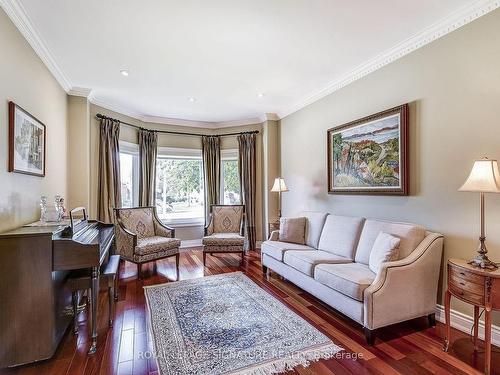 1065 Summit Ridge Dr, Oakville, ON - Indoor Photo Showing Living Room