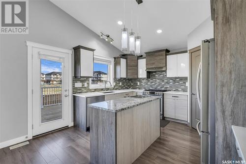 750 Bolstad Turn, Saskatoon, SK - Indoor Photo Showing Kitchen With Upgraded Kitchen