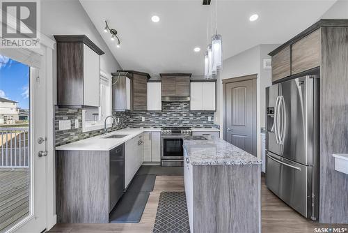 750 Bolstad Turn, Saskatoon, SK - Indoor Photo Showing Kitchen With Upgraded Kitchen