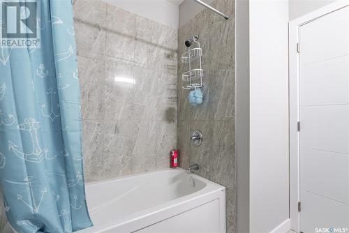 750 Bolstad Turn, Saskatoon, SK - Indoor Photo Showing Bathroom