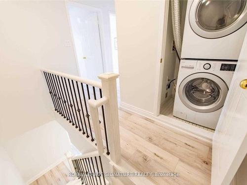 178-4975 Southampton Dr, Mississauga, ON - Indoor Photo Showing Laundry Room