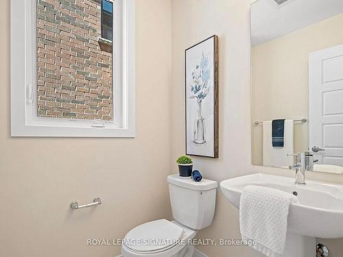 220 Forks Rd, Welland, ON - Indoor Photo Showing Bathroom