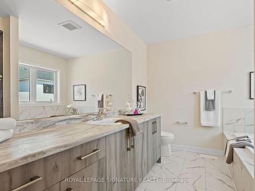 220 Forks Rd, Welland, ON - Indoor Photo Showing Bathroom