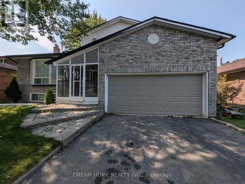 68 Lowe Boulevard, Newmarket, ON - Outdoor