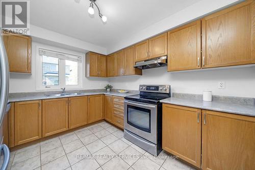 21 Knightswood Crescent, Brampton, ON - Indoor Photo Showing Kitchen With Double Sink