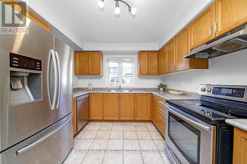 21 Knightswood Crescent, Brampton, ON - Indoor Photo Showing Kitchen With Double Sink