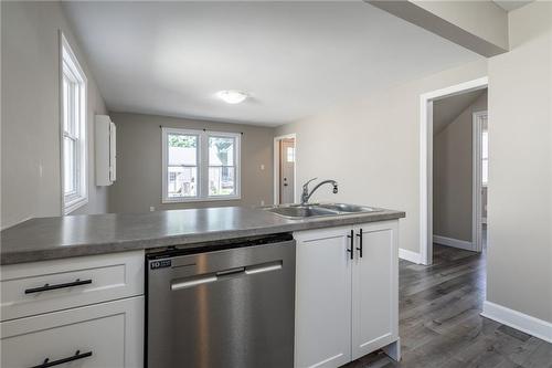 78 Grass Avenue, St. Catharines, ON - Indoor Photo Showing Kitchen With Double Sink