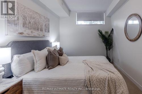 16 - 630 Rogers Road, Toronto (Keelesdale-Eglinton West), ON - Indoor Photo Showing Bedroom