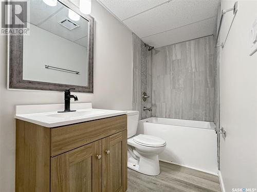 414 4Th Street E, Wilkie, SK - Indoor Photo Showing Bathroom