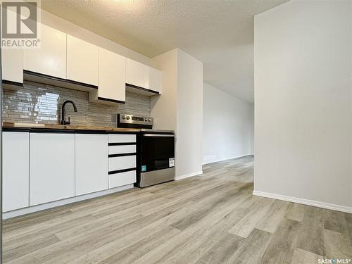 414 4Th Street E, Wilkie, SK - Indoor Photo Showing Kitchen