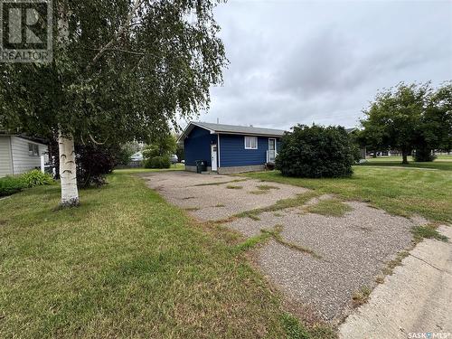 414 4Th Street E, Wilkie, SK - Outdoor