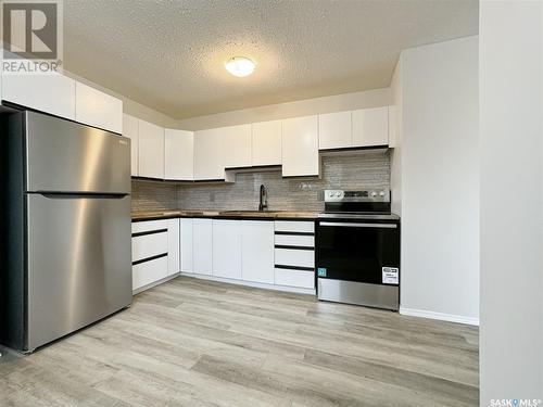 414 4Th Street E, Wilkie, SK - Indoor Photo Showing Kitchen With Upgraded Kitchen