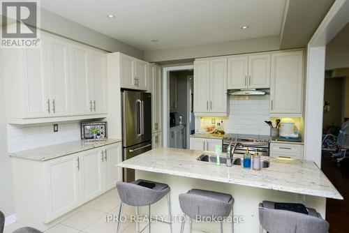 1583 Eglinton Avenue W, Mississauga, ON - Indoor Photo Showing Kitchen With Upgraded Kitchen