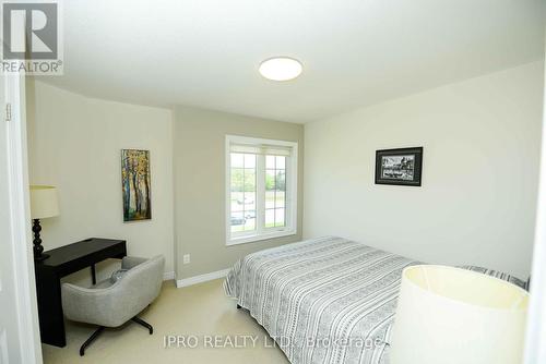 1583 Eglinton Avenue W, Mississauga, ON - Indoor Photo Showing Bedroom