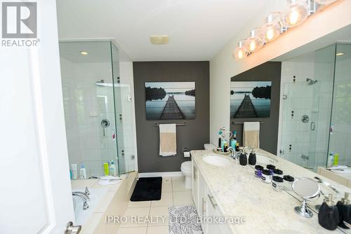 1583 Eglinton Avenue W, Mississauga, ON - Indoor Photo Showing Bathroom