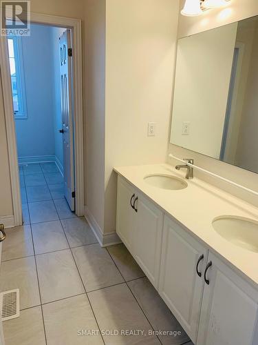 92 Jinnah Avenue, Markham, ON - Indoor Photo Showing Bathroom