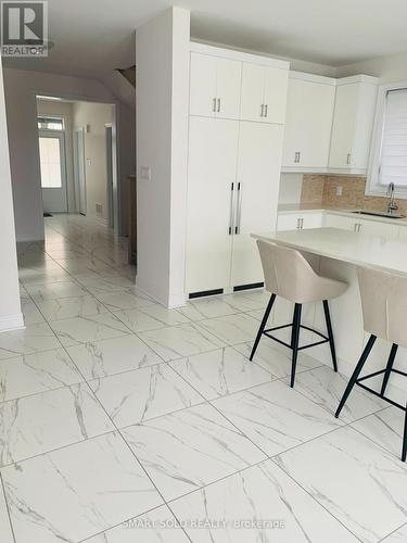 92 Jinnah Avenue, Markham (Middlefield), ON - Indoor Photo Showing Kitchen