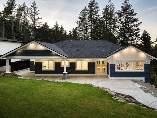 10950 Inwood Rd, North Saanich, BC 