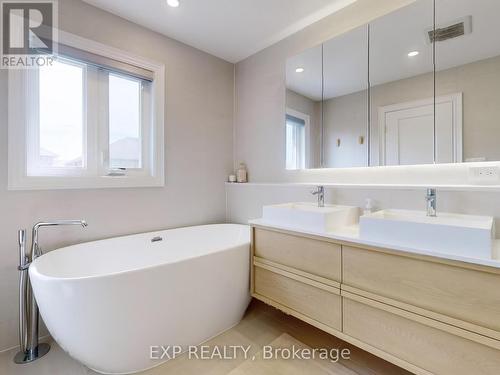 31 Melville Street, Richmond Hill (Langstaff), ON - Indoor Photo Showing Bathroom