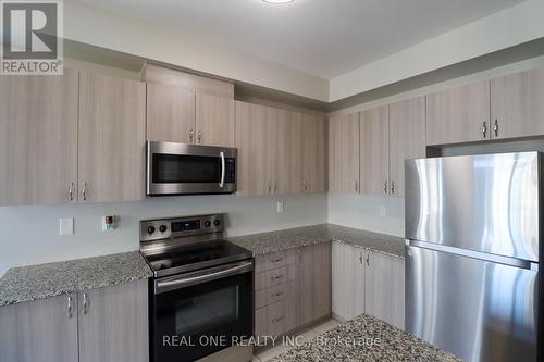 180 Sunset Terrace, Vaughan (Vellore Village), ON - Indoor Photo Showing Kitchen