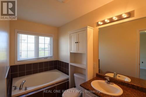 180 Sunset Terrace, Vaughan (Vellore Village), ON - Indoor Photo Showing Bathroom