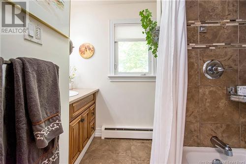 104 Hayes, Saint John, NB - Indoor Photo Showing Bathroom