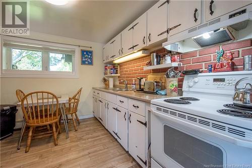 104 Hayes, Saint John, NB - Indoor Photo Showing Kitchen