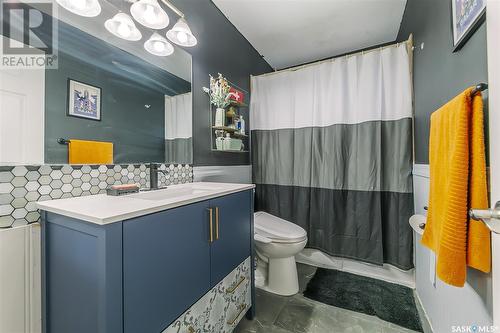 3607 25Th Avenue, Regina, SK - Indoor Photo Showing Bathroom