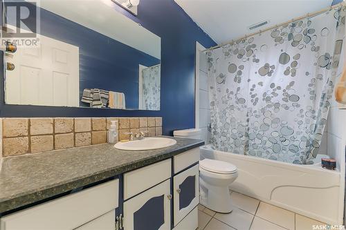 3607 25Th Avenue, Regina, SK - Indoor Photo Showing Bathroom