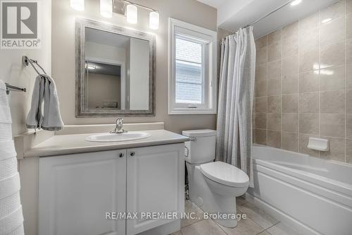 74 Farooq Boulevard, Vaughan, ON - Indoor Photo Showing Bathroom