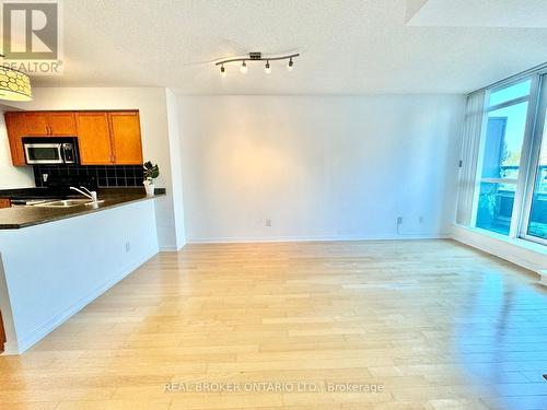 312 - 28 Harrison Garden Boulevard, Toronto, ON - Indoor Photo Showing Kitchen With Double Sink