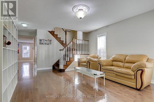 2400 Winlord Place, Oshawa (Windfields), ON - Indoor Photo Showing Living Room