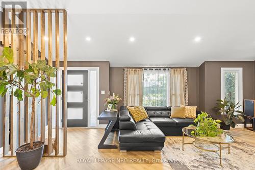 5 Dorothy Street, St. Catharines, ON - Indoor Photo Showing Living Room