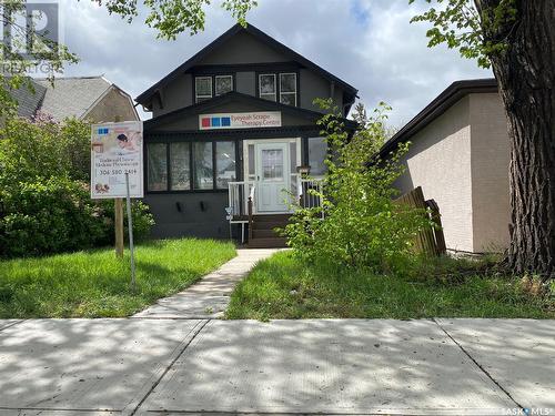 3033 Dewdney Avenue, Regina, SK - Outdoor