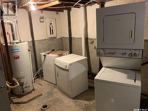 3033 Dewdney Avenue, Regina, SK - Indoor Photo Showing Laundry Room