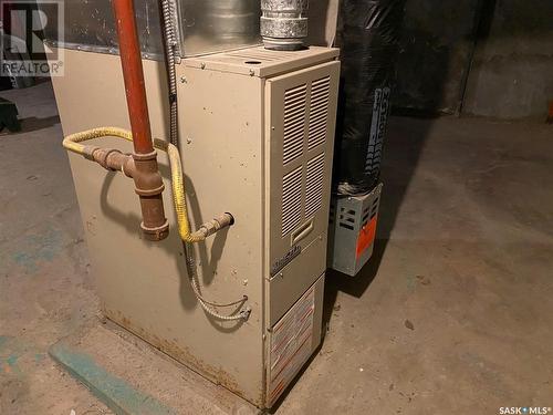 3033 Dewdney Avenue, Regina, SK - Indoor Photo Showing Basement