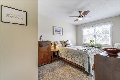 West back bedroom - 2141 Ghent Avenue, Burlington, ON - Indoor Photo Showing Bedroom