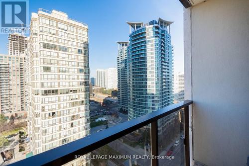 1410 - 36 Elm Drive, Mississauga (Fairview), ON - Outdoor