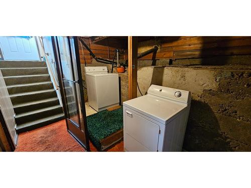 766 307Th Street, Kimberley, BC - Indoor Photo Showing Laundry Room