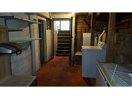 766 307Th Street, Kimberley, BC - Indoor Photo Showing Laundry Room