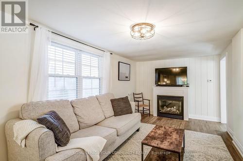 3 Hardwood Drive, Georgina (Sutton & Jackson'S Point), ON - Indoor Photo Showing Living Room With Fireplace