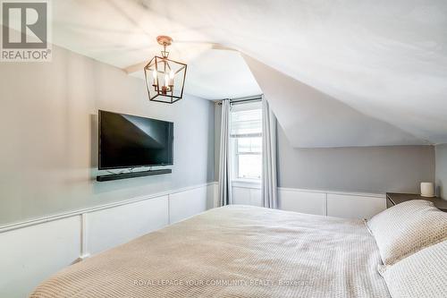 3 Hardwood Drive, Georgina (Sutton & Jackson'S Point), ON - Indoor Photo Showing Bedroom