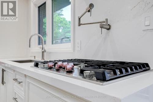 313 Silvana Crescent, Burlington (Shoreacres), ON - Indoor Photo Showing Kitchen