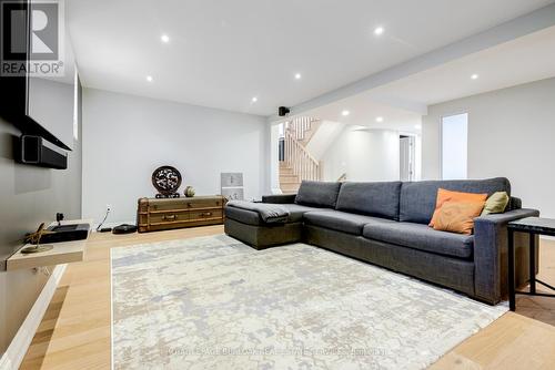 313 Silvana Crescent, Burlington (Shoreacres), ON - Indoor Photo Showing Living Room