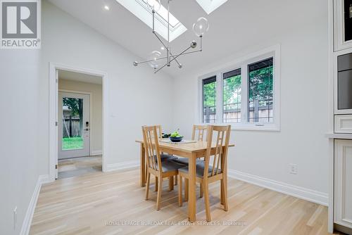 313 Silvana Crescent, Burlington (Shoreacres), ON - Indoor Photo Showing Dining Room