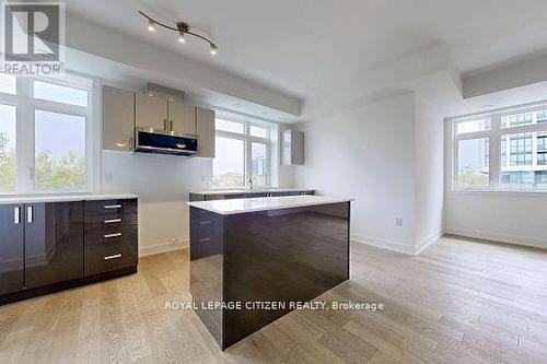 262 - 1095 Douglas Mccurdy Comn, Mississauga, ON - Indoor Photo Showing Kitchen