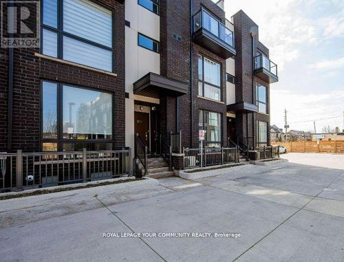 42 - 26 Fieldway Road, Toronto (Islington-City Centre West), ON - Outdoor