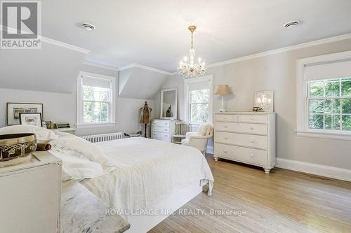 2 Pinehill Road, St. Catharines, ON - Indoor Photo Showing Bedroom