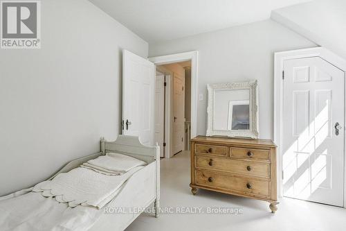 2 Pinehill Road, St. Catharines (Old Glenridge), ON - Indoor Photo Showing Bedroom