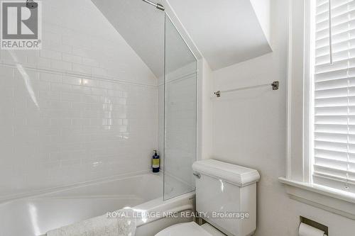 2 Pinehill Road, St. Catharines (Old Glenridge), ON - Indoor Photo Showing Bathroom